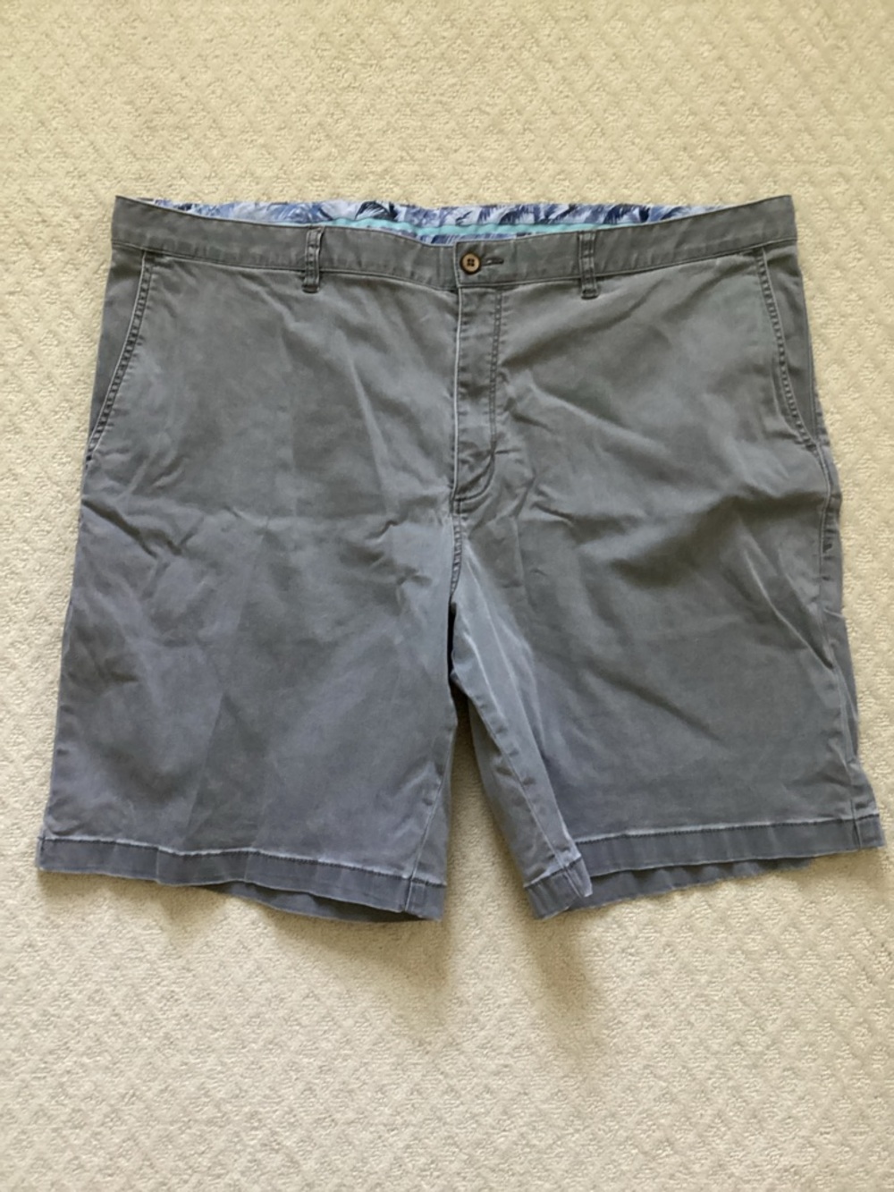 Tommy Bahama Men’s Cotton Shorts, Size 44